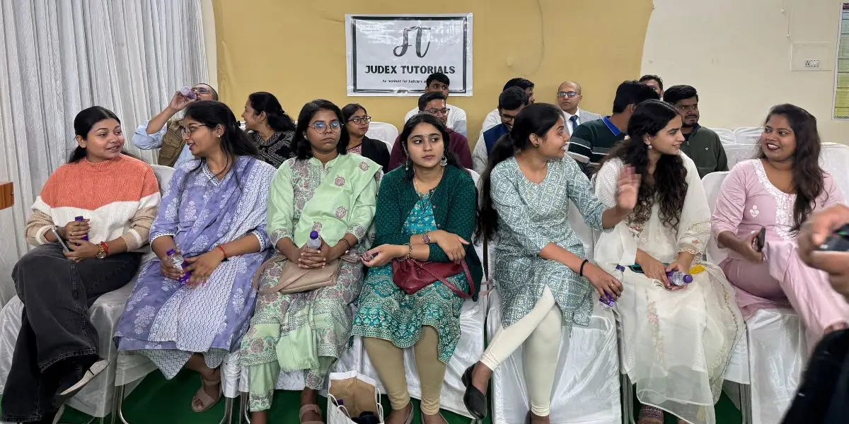 Toppers of Judiciary Coaching in Patna classroom and online learning environment